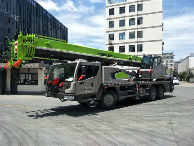 黑龙江跨街广告牌的高空安装注意事项