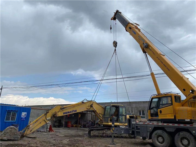 黑龙江25吨吊车的工作半径是多少？