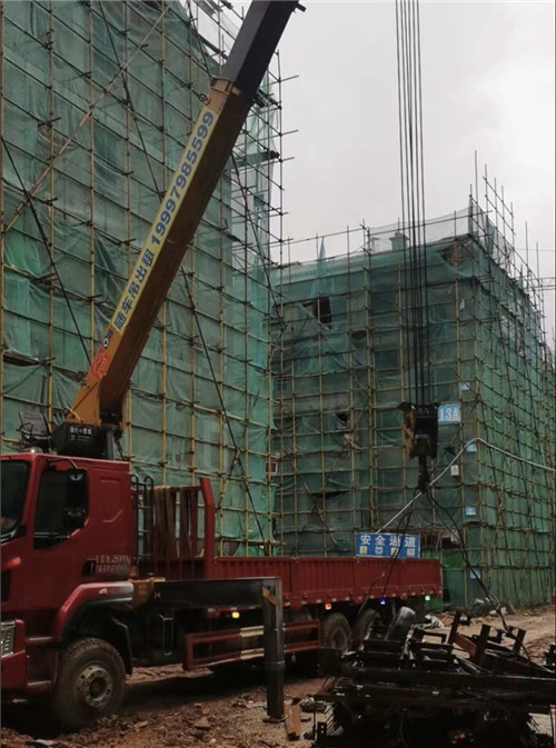 黑龙江“慢工细活”—— 吊车的 “微动控制” 技术